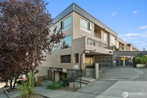 321 10th Ave S #604, Seattle, WA 98104