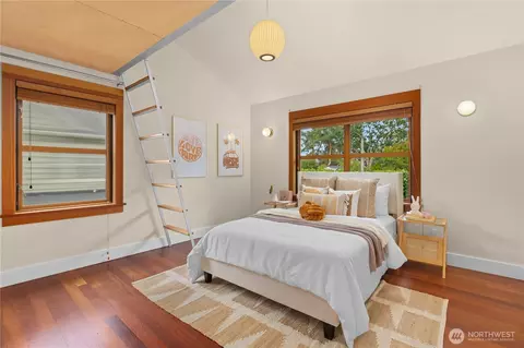 Bedroom - 2223 39th Ave E, Seattle, WA 98112 photo 4 of 5
