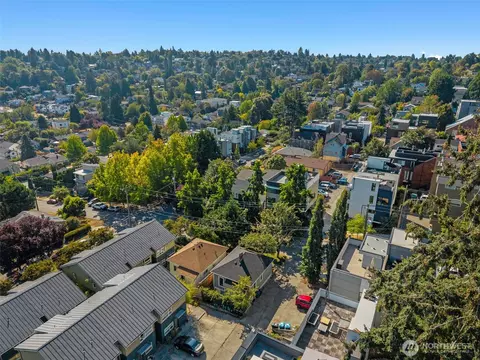View/Area - 2614 E John St, Seattle, WA 98112 photo 1 of 1