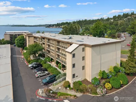 9715 NE Juanita Dr #210B, Kirkland, WA 98034