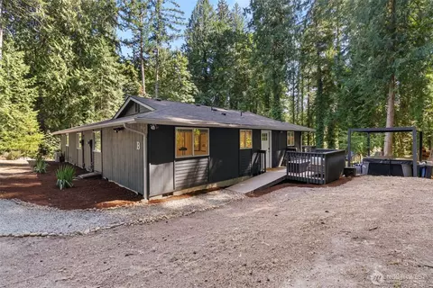 8306 94th St NW #A & B, Gig Harbor, WA 98332