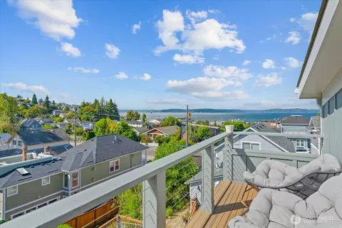 2714 N Mccarver St, Tacoma, WA 98403