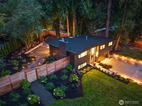 10833 NE 134th St, Kirkland, WA 98034