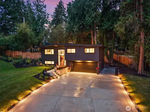 10833 NE 134th St, Kirkland, WA 98034