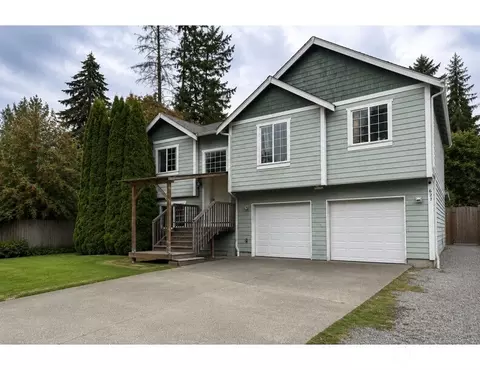 627 Brookdale Rd E, Tacoma, WA 98445