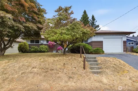 420 S 128th St, Burien, WA 98168