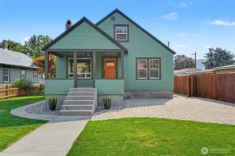 214 Riverside Dr, Cashmere, WA 98815