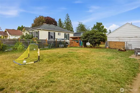 Exterior - 1081 Lafromboise St, Enumclaw, WA 98022 photo 4 of 4