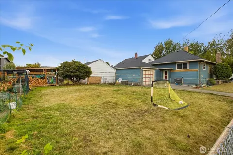 Exterior - 1081 Lafromboise St, Enumclaw, WA 98022 photo 3 of 4