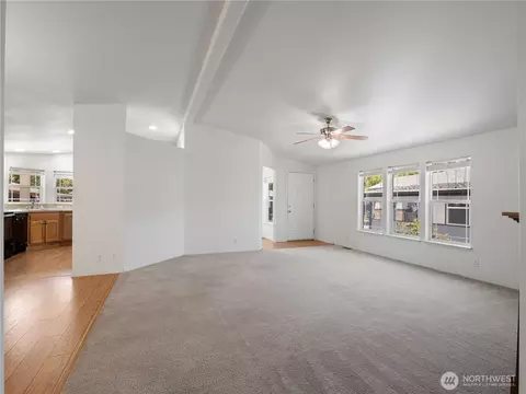 Living - 1101 S Scheuber Rd #41, Centralia, WA 98531 photo 3 of 4