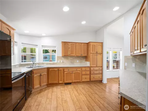 Kitchen - 1101 S Scheuber Rd #41, Centralia, WA 98531 photo 3 of 4