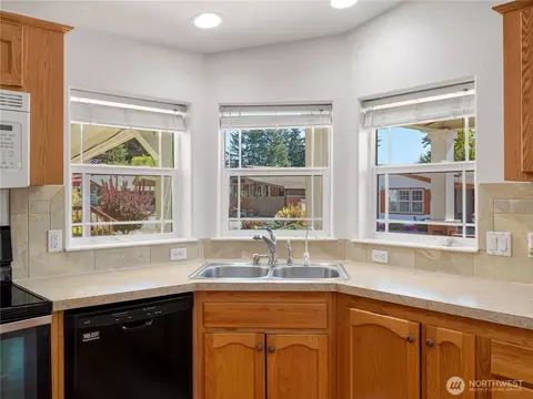 Kitchen - 1101 S Scheuber Rd #41, Centralia, WA 98531 photo 2 of 4