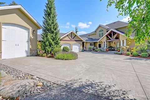 188 Glacier Peak Dr, Camano Island, WA 98282