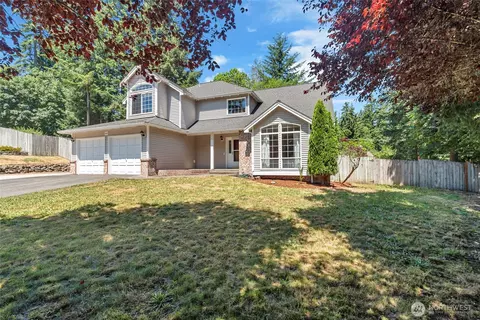2052 NE Marina Vista Ct, Poulsbo, WA 98370