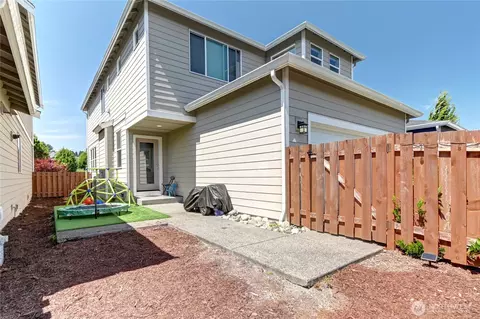 Exterior - 4523 Riverfront Blvd, Everett, WA 98203 photo 3 of 5