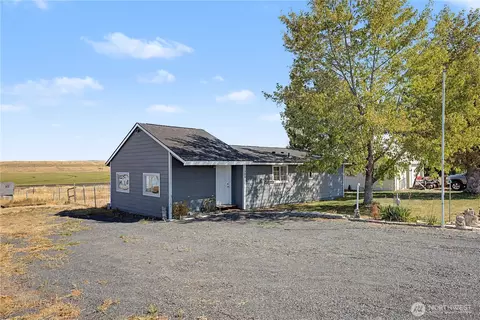 3986 Road 20 NE, Soap Lake, WA 98851