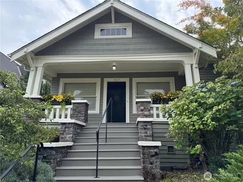 407 Smith St, Seattle, WA 98109