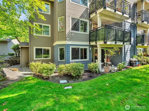 Exterior - 19404 NE Bothell Way #B104, Bothell, WA 98011 photo 6 of 8