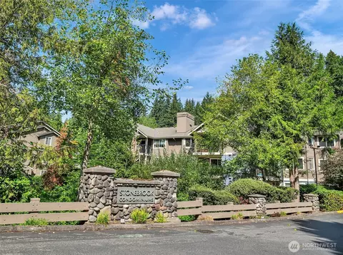 Exterior - 19404 NE Bothell Way #B104, Bothell, WA 98011 photo 4 of 8
