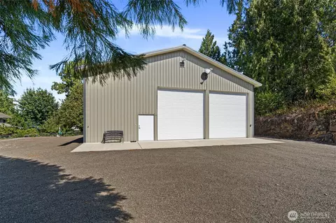 111 Edgewater Ln, Mossyrock, WA 98564
