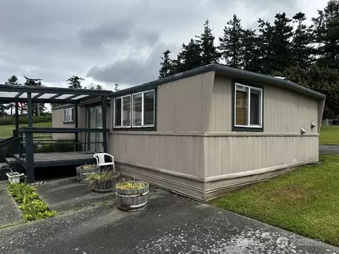 4885 Magellan Dr, Freeland, WA 98249