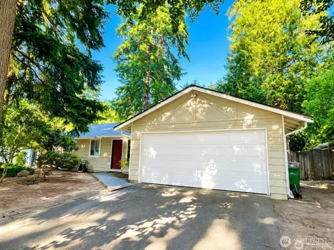 14037 108th Ave NE, Kirkland, WA 98034