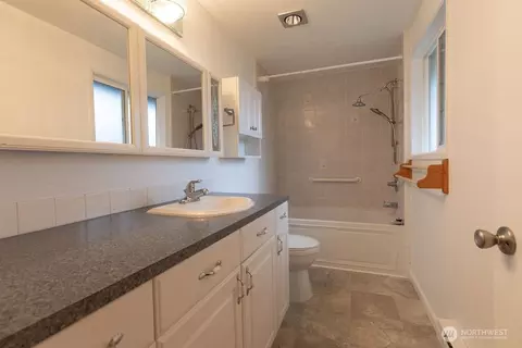 Bath - 853 Robin Hood Loop, Forks, WA 98331 photo 1 of 2