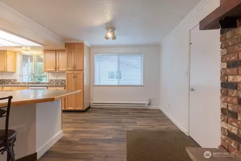 Living - 853 Robin Hood Loop, Forks, WA 98331 photo 5 of 5