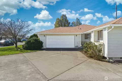 807 SE Sentry Dr, College Place, WA 99324