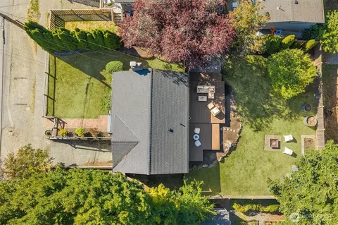 View/Area - 3504 NE 93rd St, Seattle, WA 98115 photo 1 of 4
