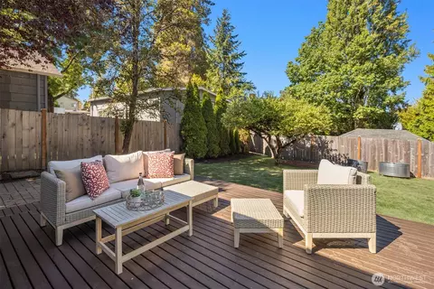 Exterior - 3504 NE 93rd St, Seattle, WA 98115 photo 8 of 9