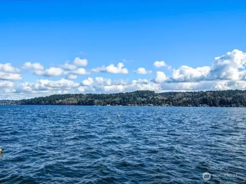 11262 Riviera Pl NE, Seattle, WA 98125