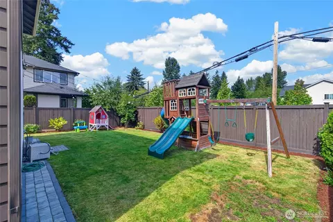 Exterior - 16913 37th Dr SE, Bothell, WA 98012 photo 3 of 5