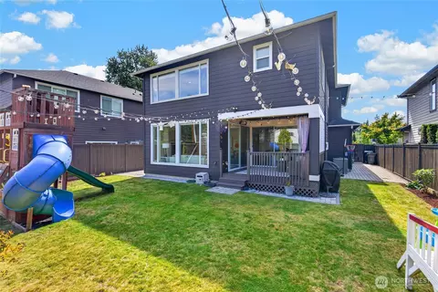 Exterior - 16913 37th Dr SE, Bothell, WA 98012 photo 4 of 5