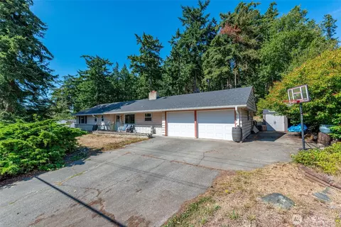 2439 Loerland Ln, Oak Harbor, WA 98277