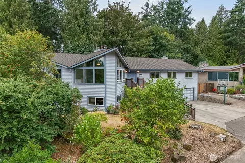 19217 46th Ave NE, Lake Forest Park, WA 98155