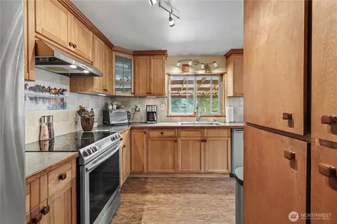 Kitchen - 62 Roupe Rd, Sequim, WA 98382 photo 2 of 3