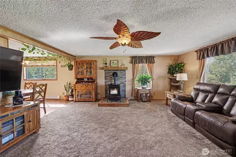 Living - 62 Roupe Rd, Sequim, WA 98382 photo 2 of 3