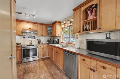 Kitchen - 62 Roupe Rd, Sequim, WA 98382 photo 1 of 3