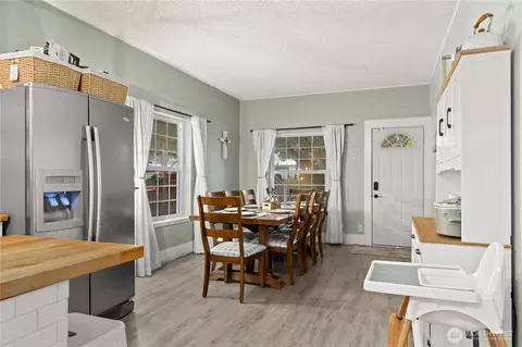 Dining - 4721 E Valley Hwy E, Sumner, WA 98390 photo 2 of 3