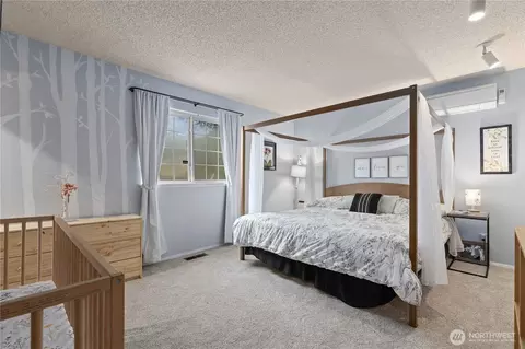 Bedroom - 4721 E Valley Hwy E, Sumner, WA 98390 photo 1 of 2