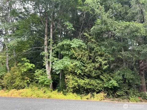 1613 Harbor Seal Dr, Point Roberts, WA 98281