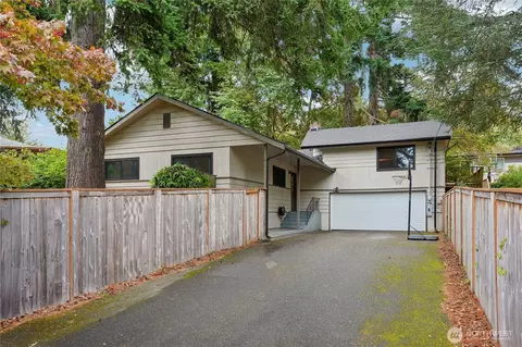 4223 Robin Rd W, University Place, WA 98466