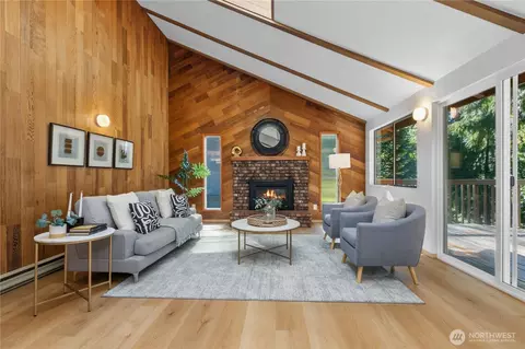 6 Swallow Cir, Bellingham, WA 98229