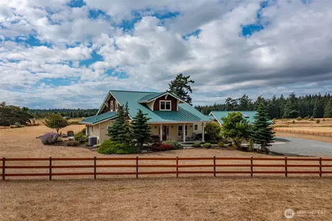 45 Holly Berry Rd, Coupeville, WA 98239
