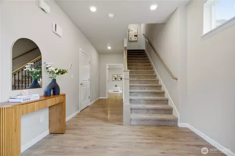 Entry Way - 4313 235th Pl SE, Bothell, WA 98021 photo 1 of 4