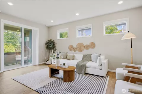 Living - 4313 235th Pl SE, Bothell, WA 98021 photo 3 of 4