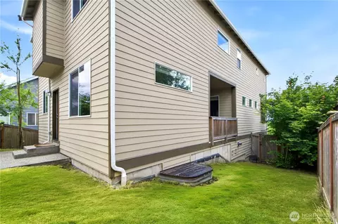 Exterior - 4313 235th Pl SE, Bothell, WA 98021 photo 5 of 5