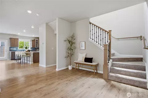 Entry Way - 4313 235th Pl SE, Bothell, WA 98021 photo 3 of 4