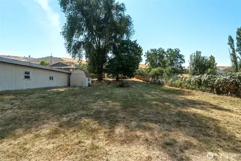 Exterior - 35 Second St, Dixie, WA 99329 photo 6 of 7